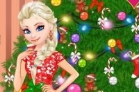 Elsa decora l’albero di Natale